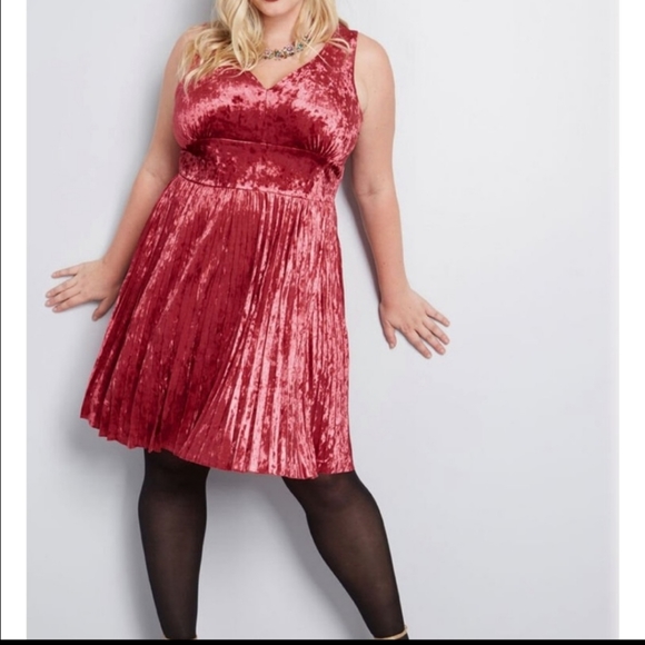 Modcloth Dresses & Skirts - Modcloth Splendorous Spree Velvet Dress Size 1X